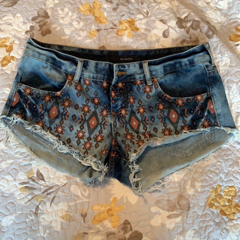 Billabong laneway shorts